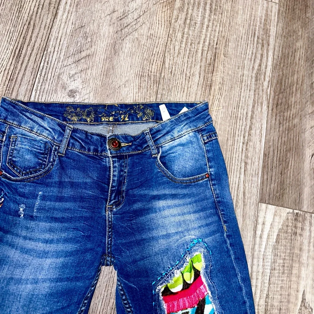 Desigual USA patchwork colorful raw hem jeans sz 32 embroidered pants - Picture 2 of 8